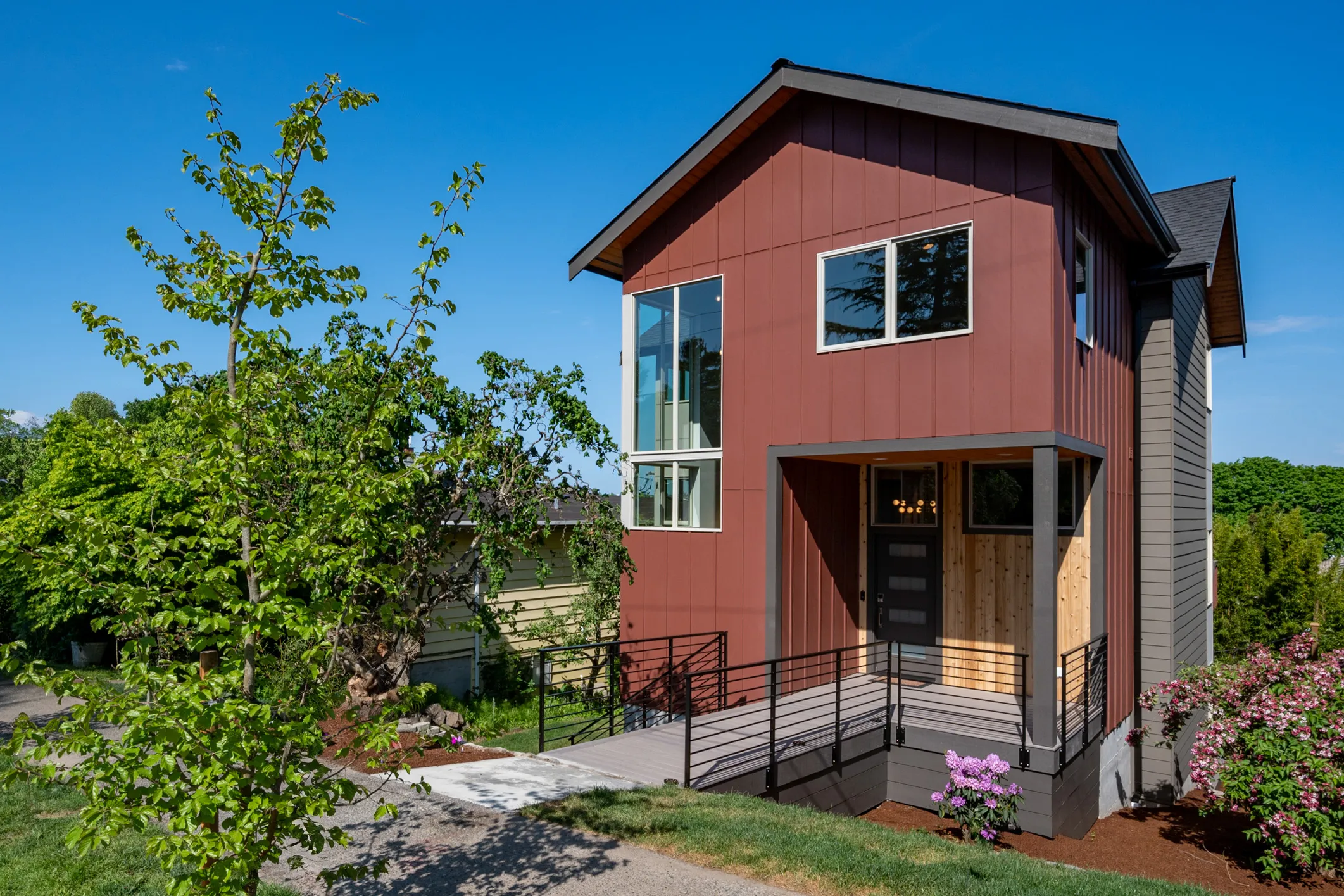 Gabled modern home in Magnolia, Seattle - Ruby Bridge
